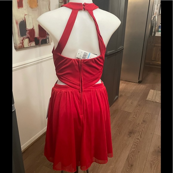 Speechless Infinity Cutout Waist Dress Size 5 - Picture 5 of 8